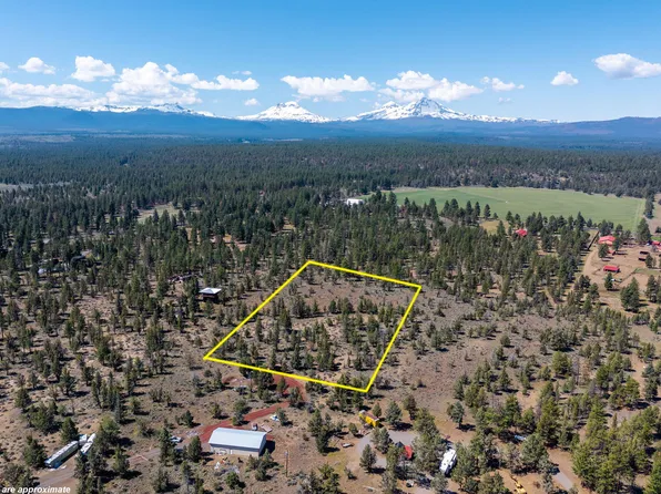 67372 Harrington Loop Rd, Bend, OR 97703