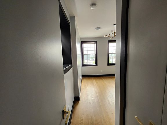 4th image of 41 Van Wagenen Ave #47E