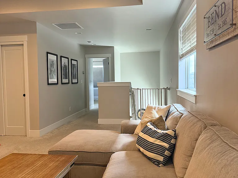 3749 NE Petrosa Ave — Photo 19