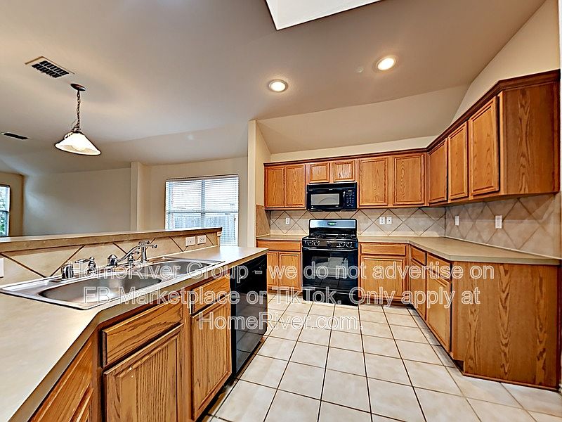 2nd image of 128 Redbud Dr