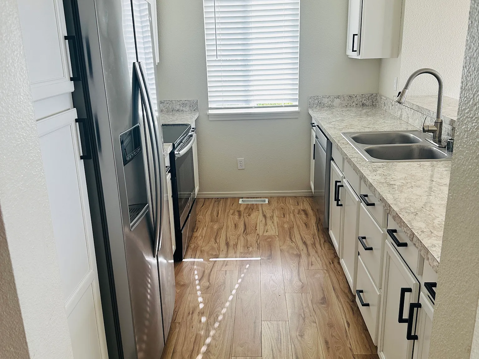 2 bed, 2.5 bath, 1135 sqft, $1,800 — Photo 3