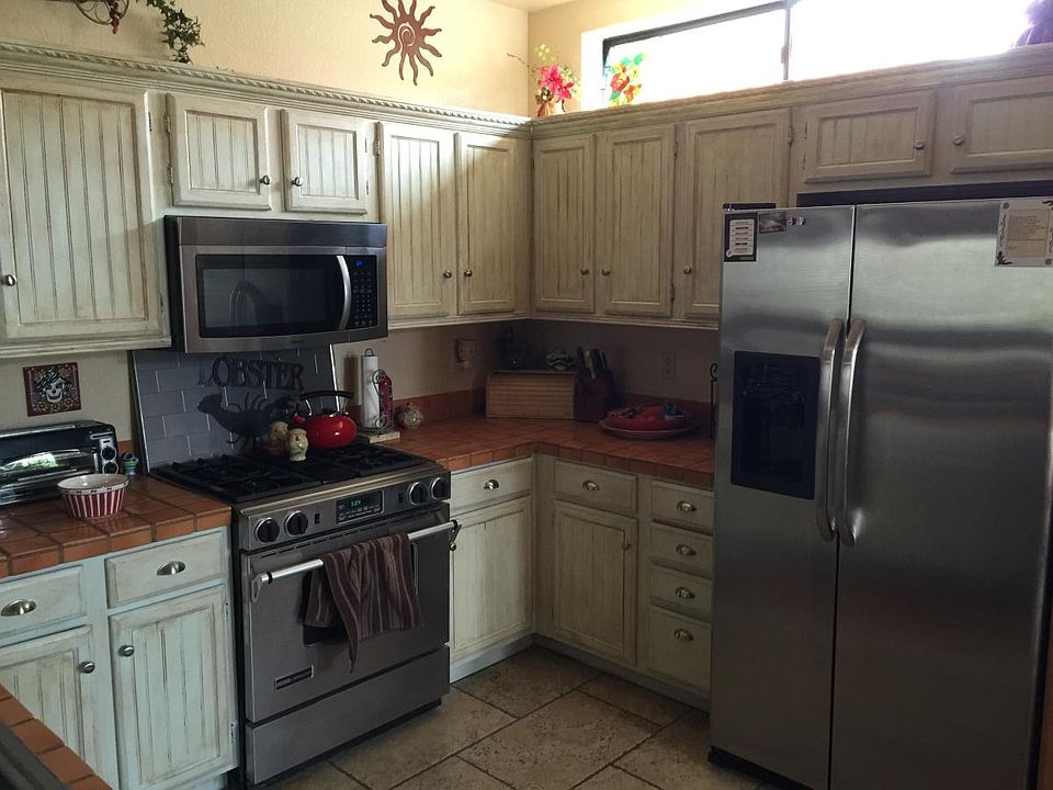 Spacious kitchen with everything you need