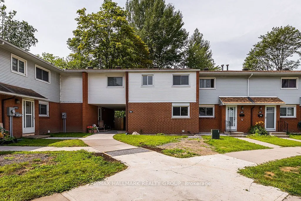 4 bed, $2,295 — Photo 1