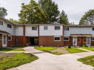 1045 Morrison Dr #98, Ottawa, ON K2H7L2