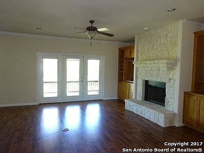 4th image of 475 Oak Hills Dr