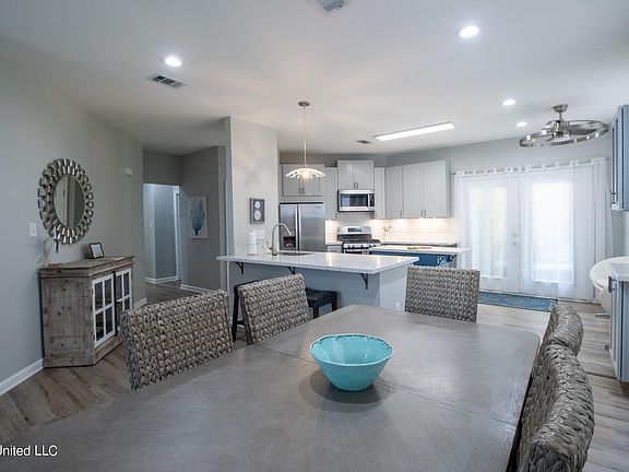 4th image of 2252 Beach Dr APT 2602