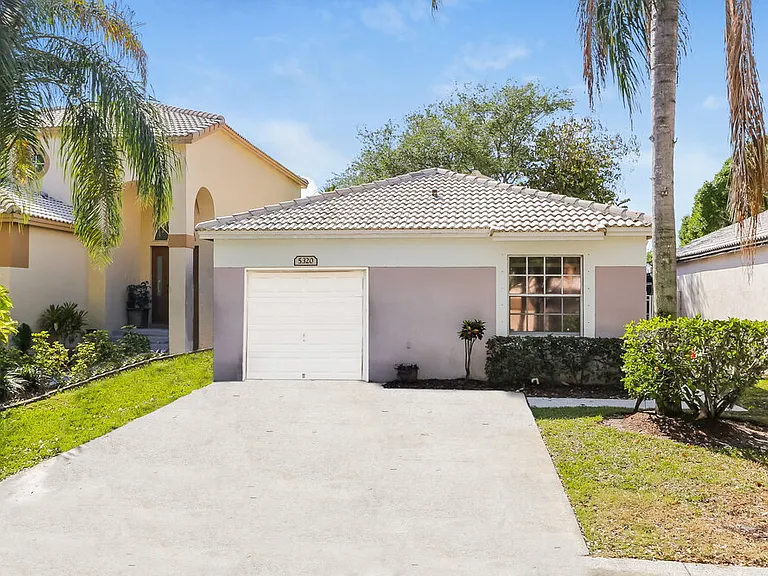 5320 Eagle Cay Way — Photo 1