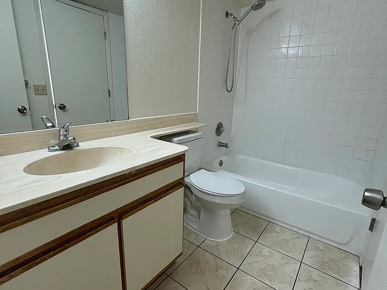 1714 W Park Wood Ln — Photo 6