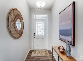 8012 Overmeadow Ln, Charlotte, NC 28269