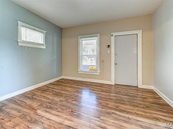 4th image of 1535 Bradford Ave