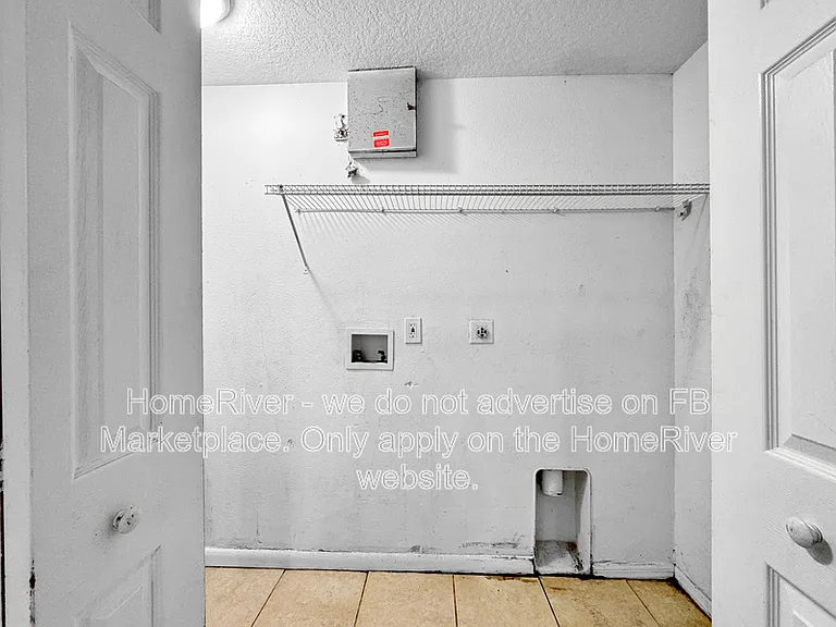 2213 E Emma St — Photo 11