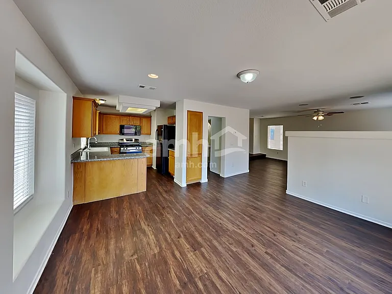 7534 Tuckaway Harbor St — Photo 5
