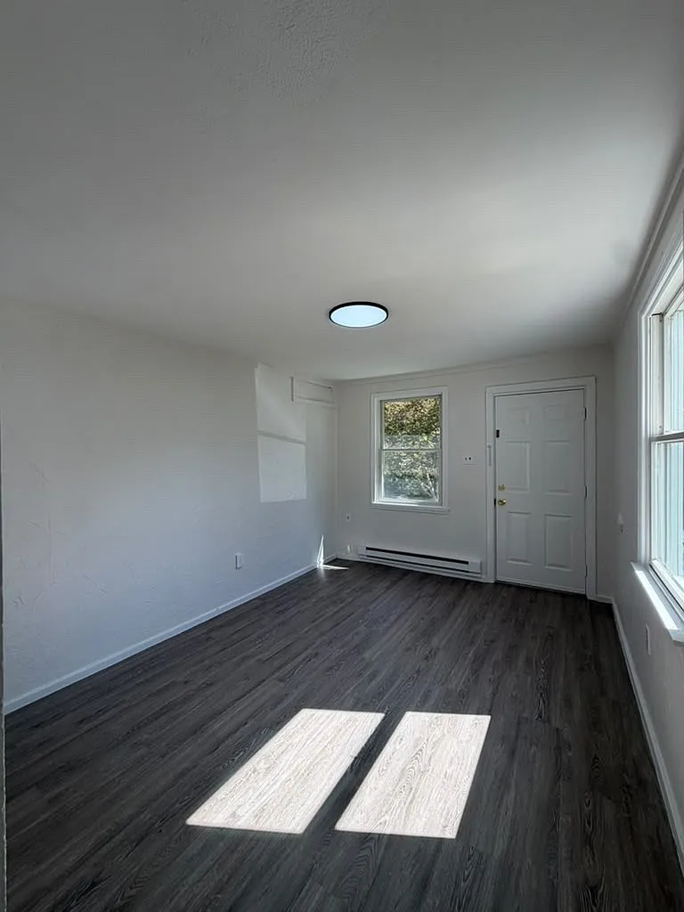 2 bed, $1,650 — Photo 2