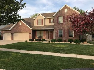12 Brownstone Ct, Bloomington, IL