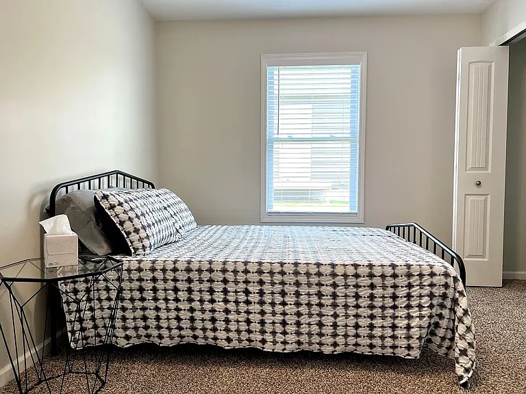 820 Sienna St — Photo 24