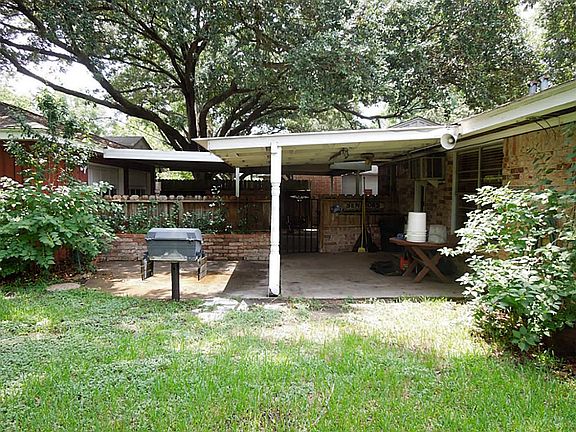 3rd image of 9639 Meadowvale Dr