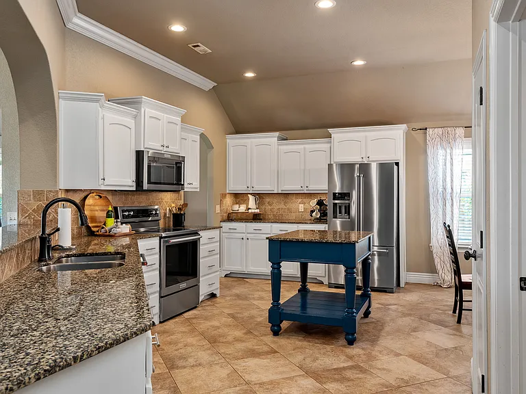 3802 NE Oaktrace Ave — Photo 10