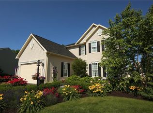 1774 Spartan Dr, Farmington, NY 14425