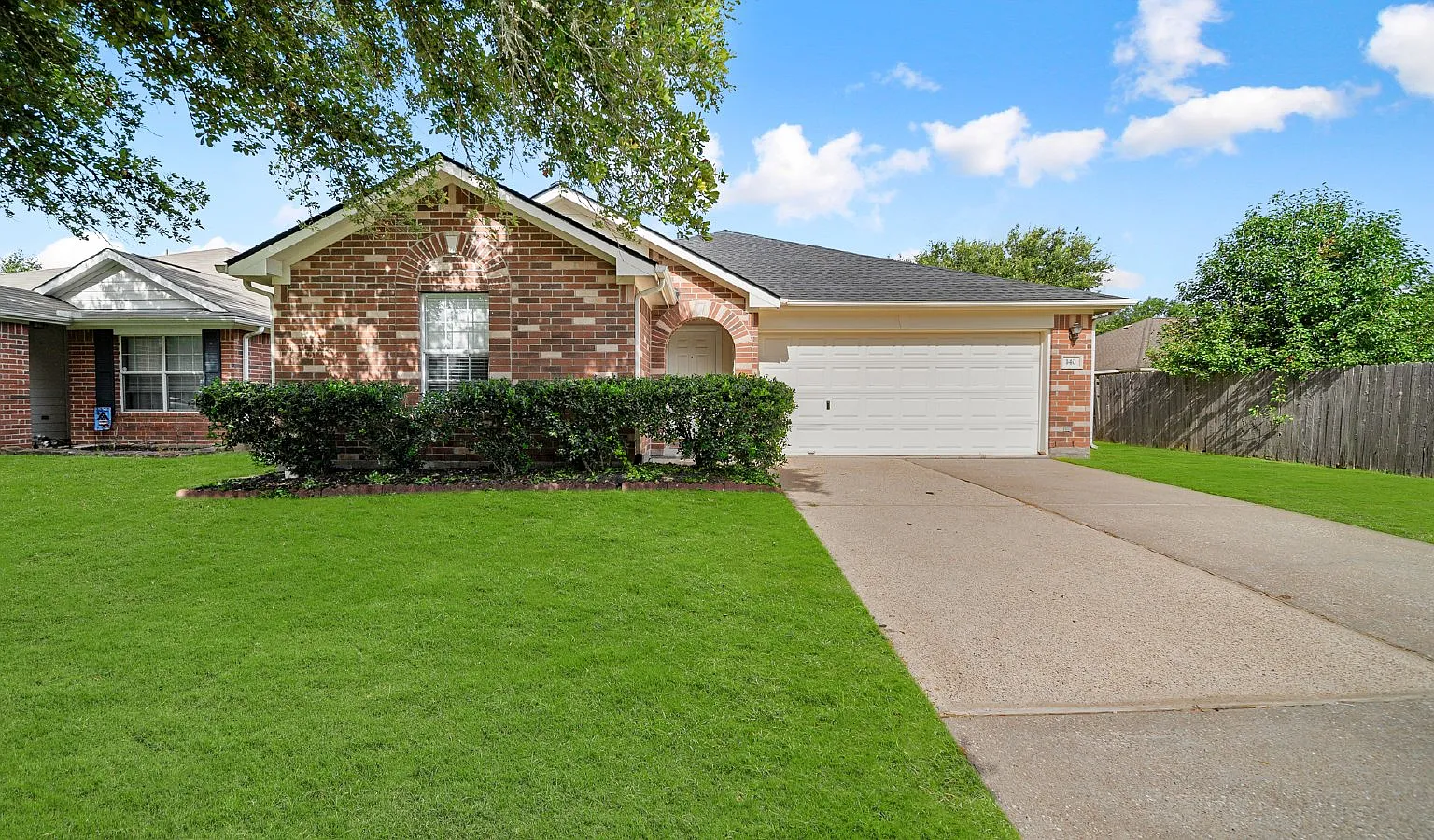 3 bed, 2.0 bath, 1615 sqft, $2,300 — Photo 1