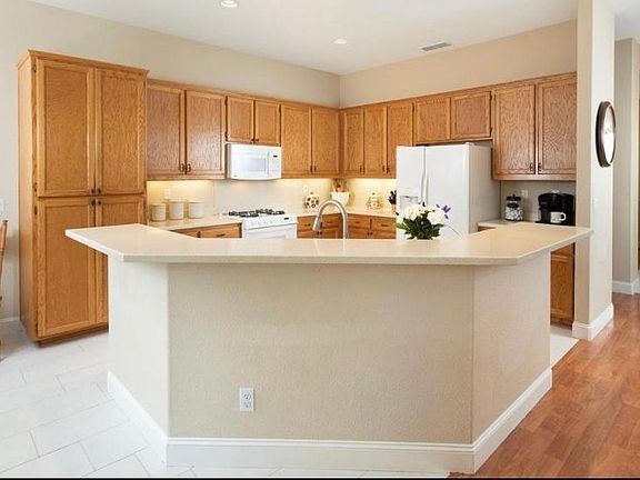 3rd image of 1833 Colin Ct