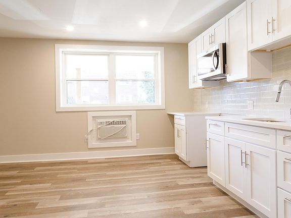 4th image of 624 Unruh Ave #105