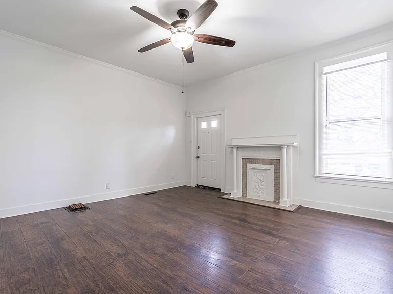 695 Queen St SW #4 — Photo 10