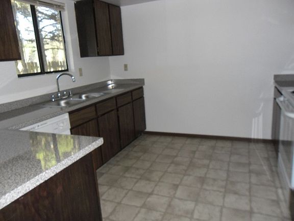 5th image of 190 Breakwater Dr