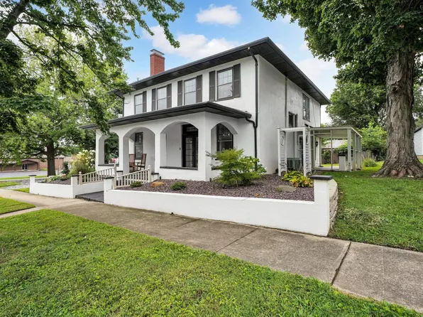 126 W 2nd St, Mount Carmel, IL 62863
