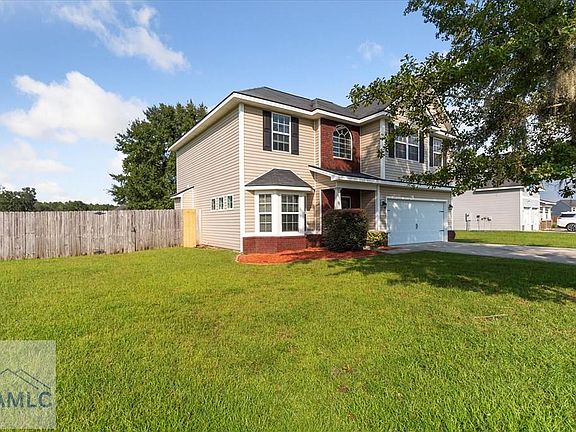 4th image of 223 Cumberland Dr NE