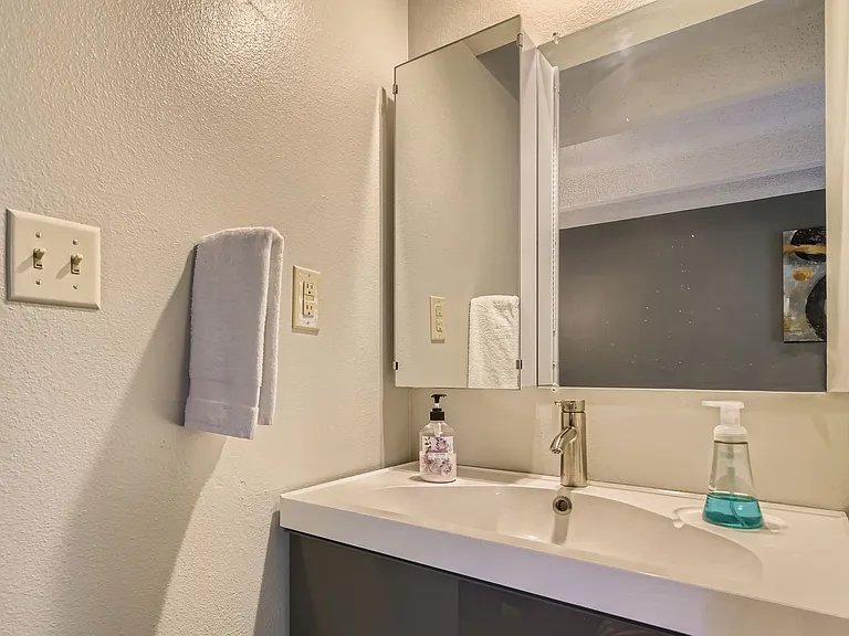 222 Creekside Dr #204A — Photo 16