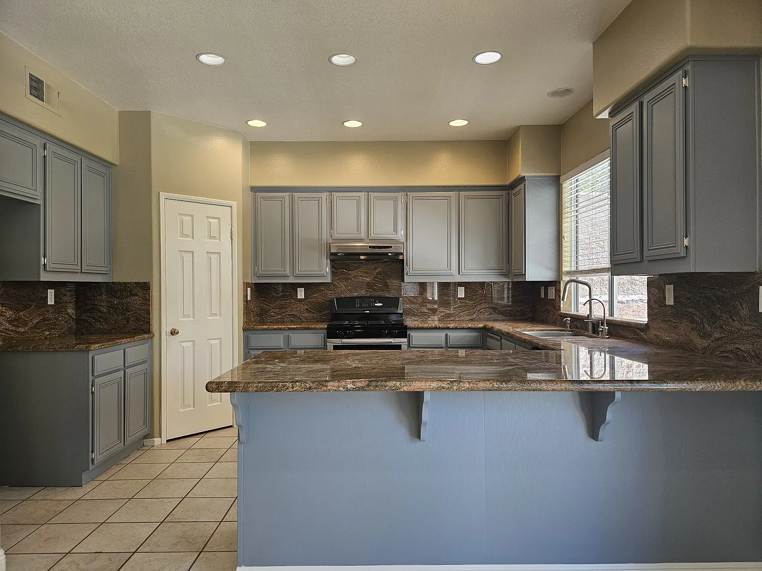 29122 Mammoth Ln — Photo 4