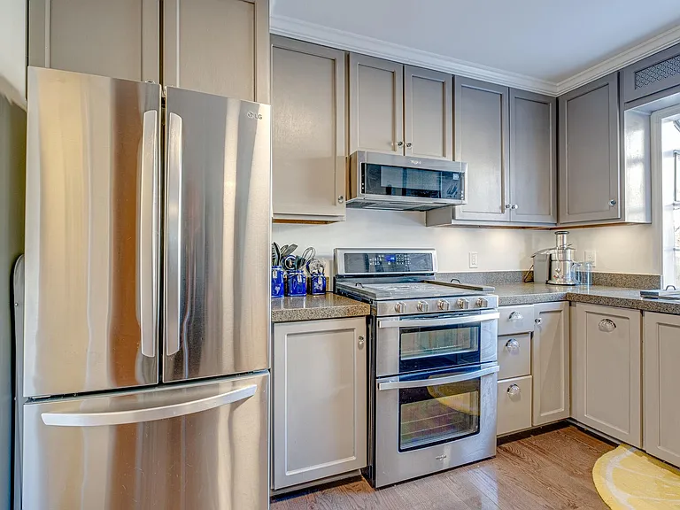 Cottage Pl — Photo 12