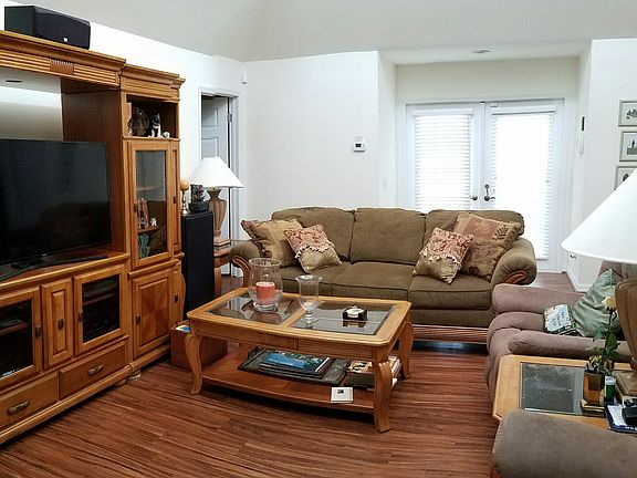 4th image of 406 Storter Ave S