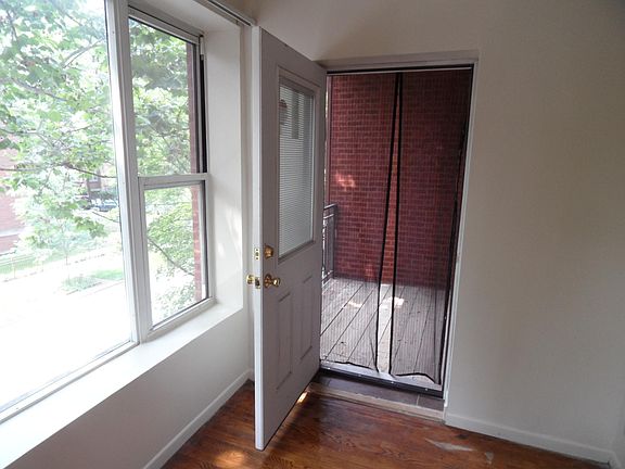 5th image of 1316 W Rosemont Ave APT 2