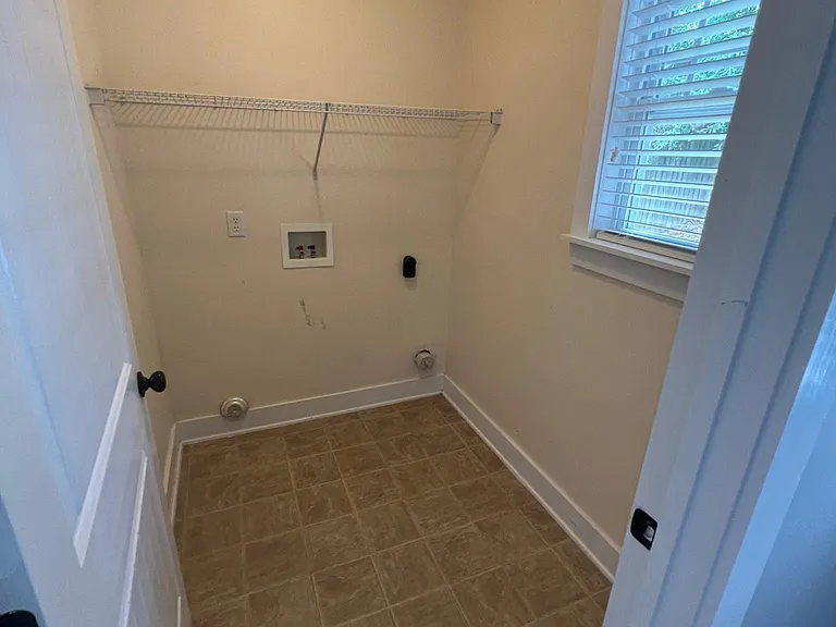 Walk in laundry room