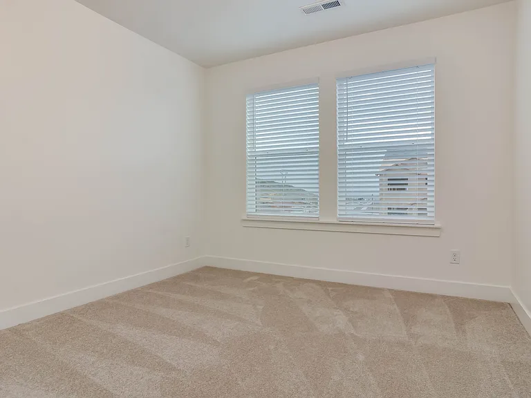 117 N Lasalle Dr — Photo 9