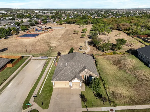922 White Marlin Dr, Burleson, TX 76028