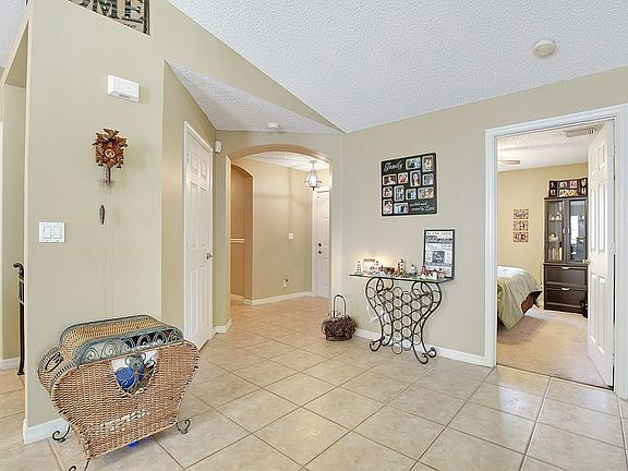 4th image of 6268 Willoughby Cir