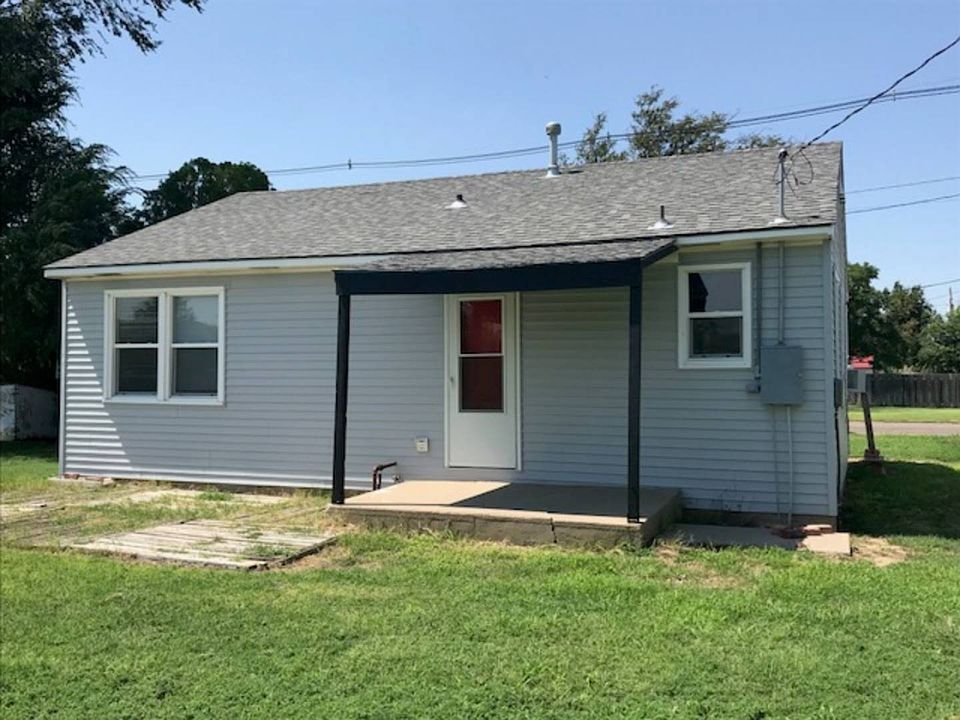 2nd image of 509 W Waterman Ave