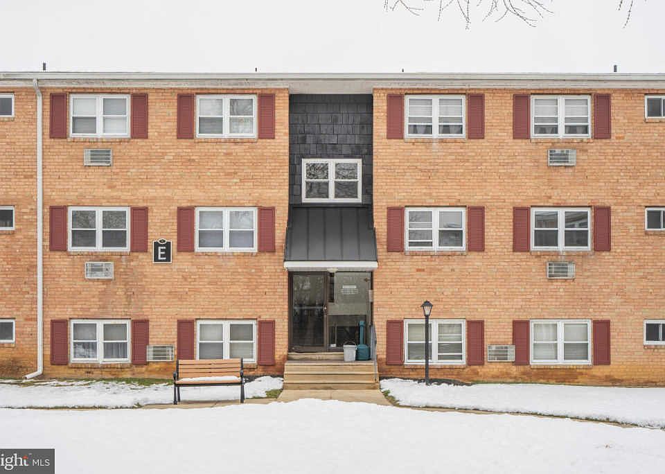 1st image of 335 E Lancaster Ave #10