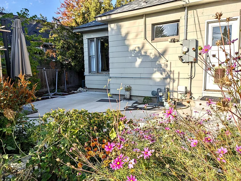 1213 E State St — Photo 15