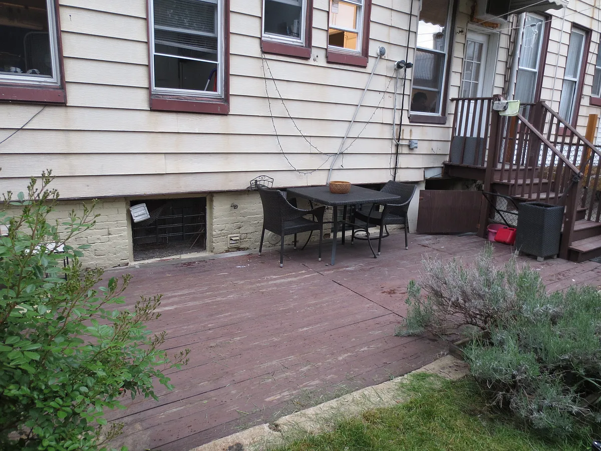 Building Photo - 306 Onderdonk Ave #1L