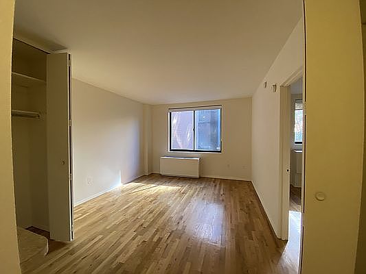 3rd image of 333 E 95th St APT 4C