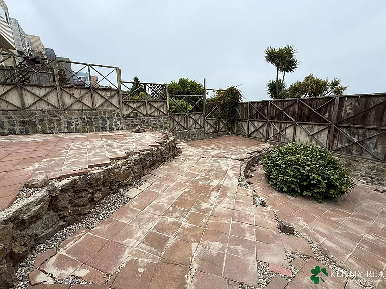 840 Templeton Ave — Photo 25