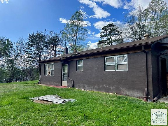 5th image of 181 Lloyd Ln