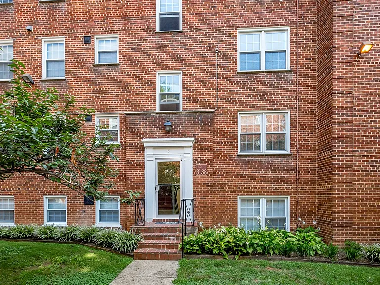 Mason Arms Apartments — Photo 26