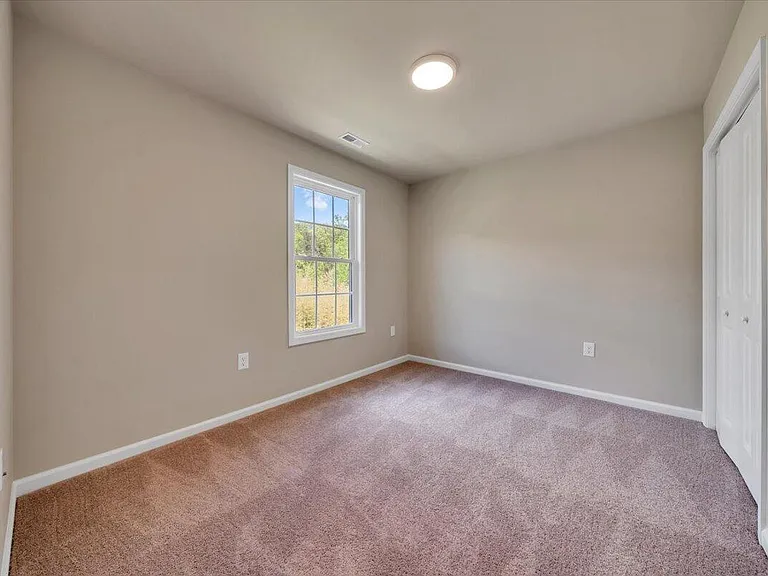 328 Woodside Dr — Photo 12