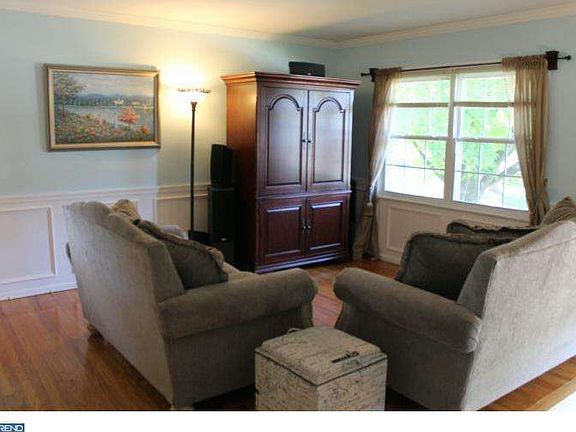 2nd image of 411 Chesterfield Dr
