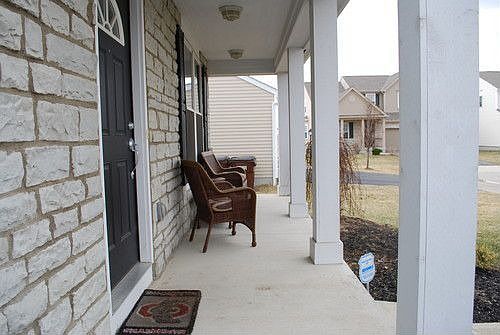 4th image of 490 Yale Cir