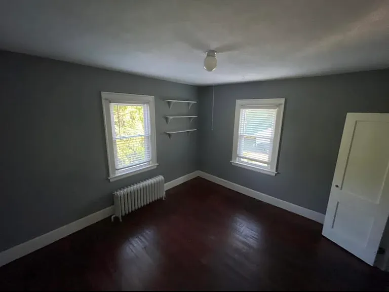 75 Sefton Dr — Photo 6